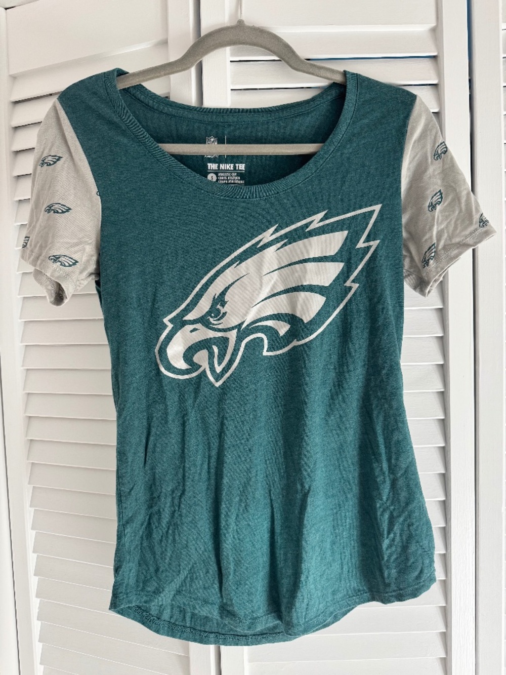 Nike Philadelphia Eagles Graphic Tee – Women’s Size S